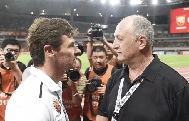  热刺官宣主帅孔蒂下课，临时教练待定  