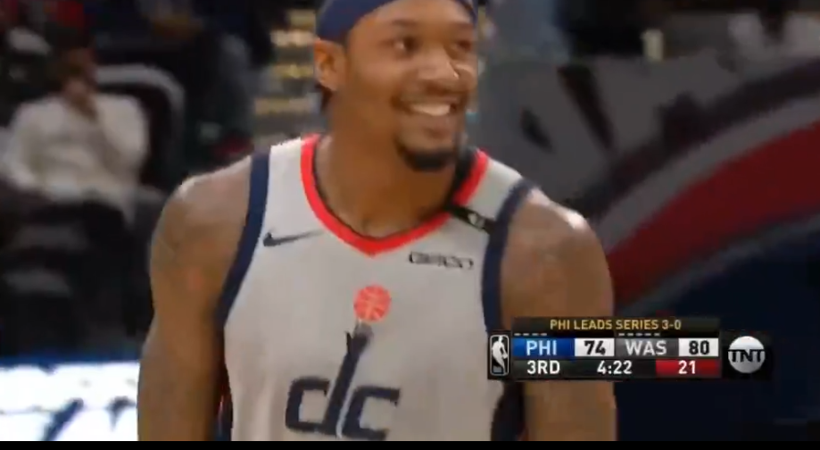  勇士逆转凯尔特人，库里三分绝杀立威  